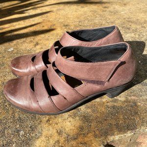 Women's Brown Strappy Shoes